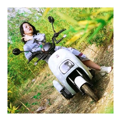 Frente/Retro 3.00-8 Pneus de vácuo Elétrico Scooter de carro de 3 rodas para meninas Tipo de corpo aberto